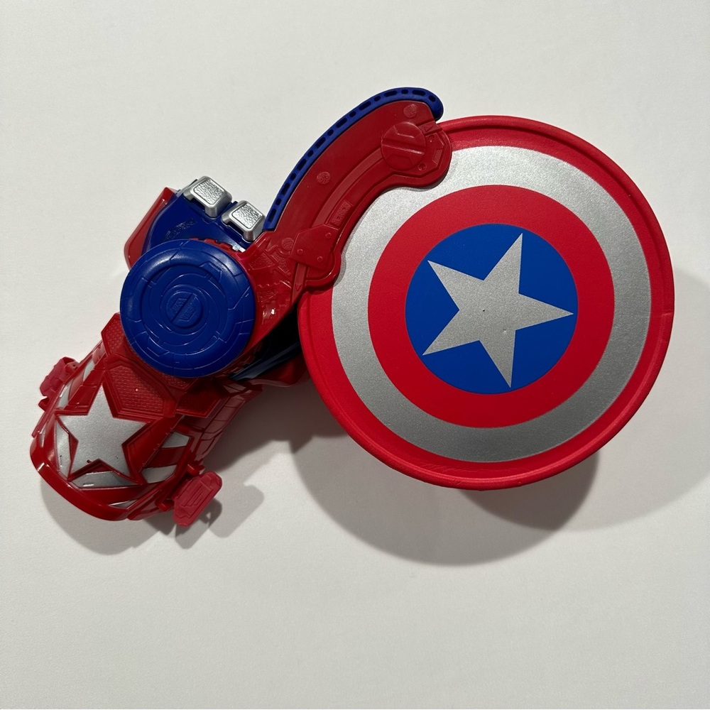Marvel Nerf Captain America Shield Sling Nerf Disc Launching Toy